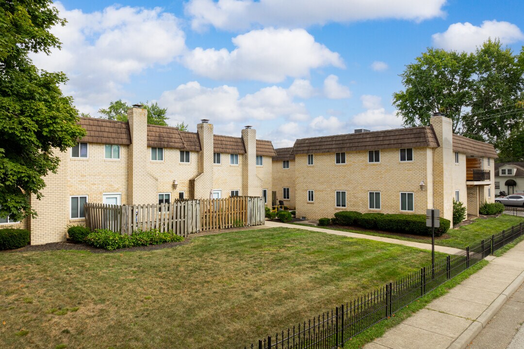 Auburn West Apartments in Indianapolis, IN - Foto de edificio