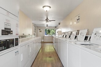 Aventine Court Apartment Homes in Corona, CA - Foto de edificio - Interior Photo