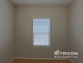 5024 S 99th Dr in Tolleson, AZ - Foto de edificio - Building Photo