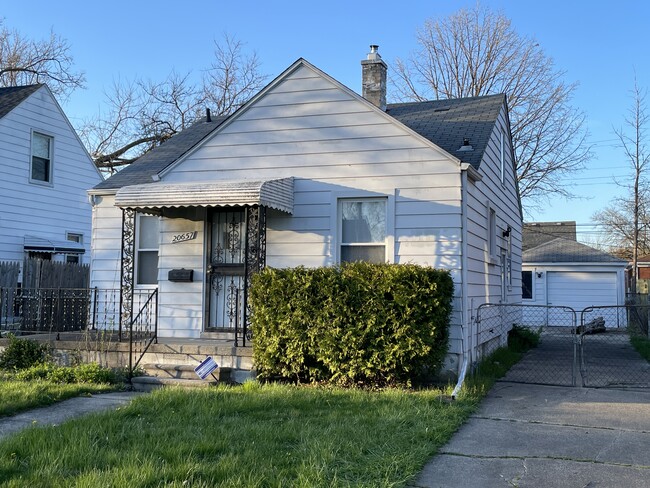 20657 Kingsville St in Harper Woods, MI - Foto de edificio - Building Photo