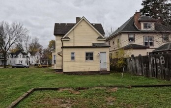 1106 Portage Ave in South Bend, IN - Building Photo - Building Photo