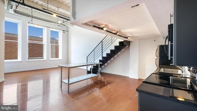 1027 Arch St in Philadelphia, PA - Building Photo - Building Photo