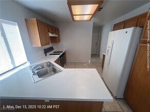 6994 Cypress Gardens Ln in Las Vegas, NV - Building Photo - Building Photo