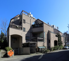 Gilford Mews in Vancouver, BC - Building Photo - Building Photo