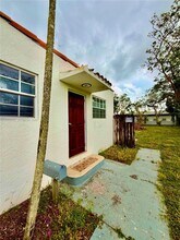 2212 Grant St in Hollywood, FL - Building Photo - Building Photo