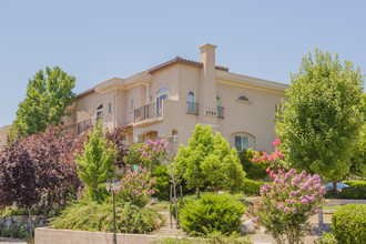 Sunset Rocklin Townhomes in Rocklin, CA - Building Photo - Building Photo