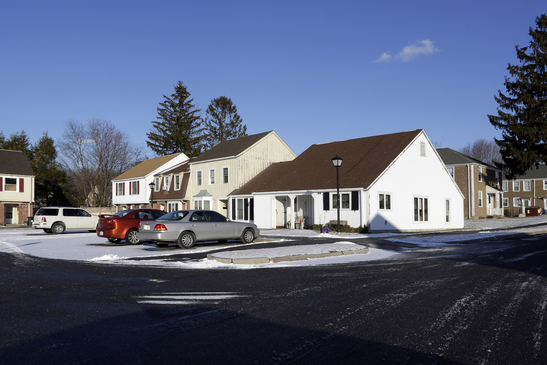 Agawam Village in Ipswich, MA - Building Photo