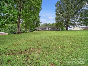 1585 Nathanial St in Newton, NC - Building Photo - Building Photo