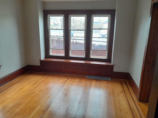 1379 W 61st St in Cleveland, OH - Building Photo - Building Photo