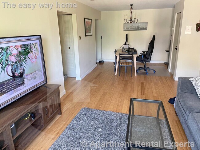 12 Cameron Ave in Somerville, MA - Building Photo - Building Photo