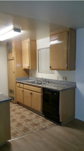 820 S Orange Grove Ave