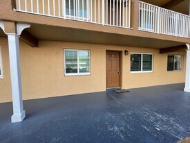411 N Halifax Ave in Daytona Beach, FL - Building Photo
