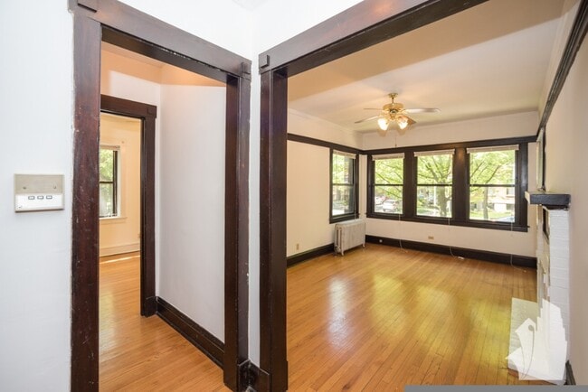 1448 W Cornelia Ave in Chicago, IL - Foto de edificio - Building Photo