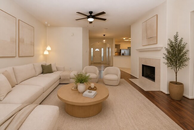 property at 7 N Regan Mead Cir