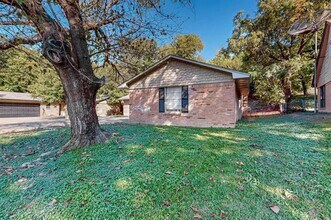 619 Cove Hollow Dr in Dallas, TX - Building Photo - Building Photo