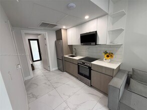 944 Jefferson Ave in Miami Beach, FL - Building Photo - Building Photo