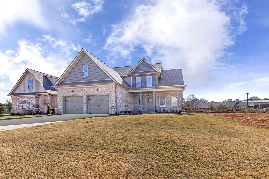 17908 Longleaf Dr in Athens, AL - Building Photo