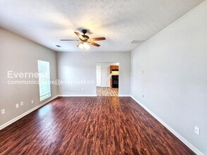 476 Dove Way in Social Circle, GA - Building Photo - Building Photo