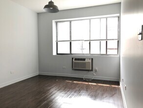6134 N Kenmore Ave-Unit -209 in Chicago, IL - Foto de edificio - Building Photo
