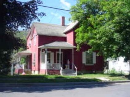 314 W William St in Corning, NY - Building Photo