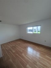 6043 Coral Way in Bradenton, FL - Building Photo - Building Photo