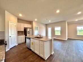 13613 Rebecca Latimer Rd in Manor, TX - Building Photo - Building Photo