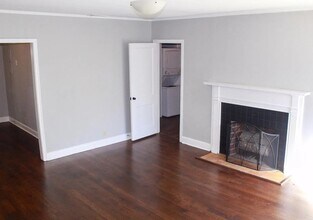 136 E 57th St in Savannah, GA - Building Photo - Building Photo