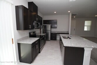 743 Andrew St SE in Palm Bay, FL - Building Photo - Building Photo