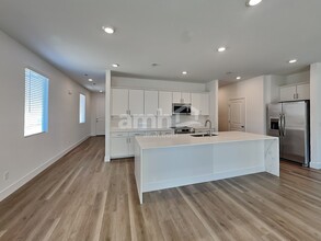 5789 Morgans Mile St in Las Vegas, NV - Building Photo - Building Photo