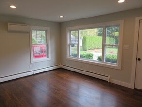 29 Davis St in Dartmouth, MA - Building Photo - Building Photo