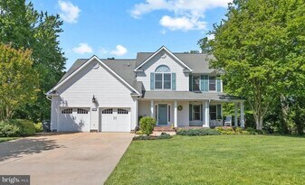 22388 Deerpath Ct in California, MD - Building Photo