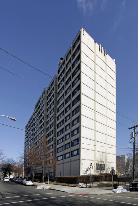 Unico Towers in Jersey City, NJ - Building Photo