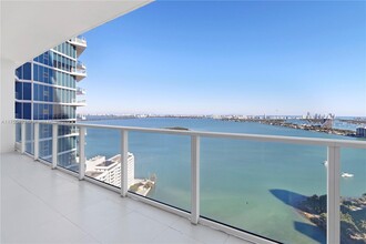 2020 N Bayshore Dr, Unit 3006 in Miami, FL - Foto de edificio - Building Photo