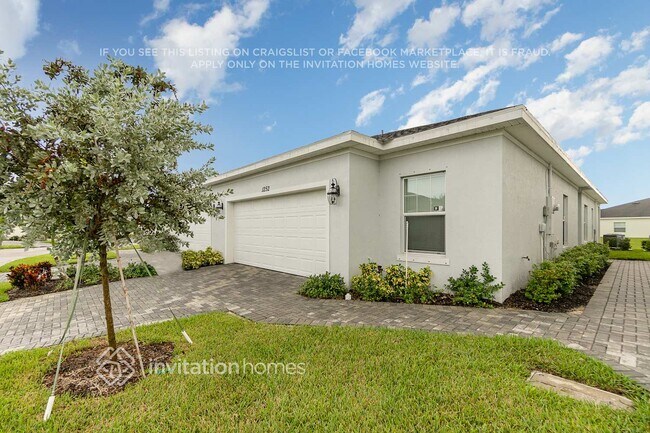 1252 Preston Ests Cir in Vero Beach, FL - Foto de edificio - Building Photo