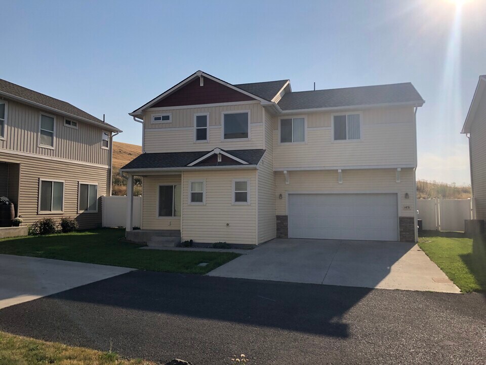 1451 SW Sagebrush Ln in Pullman, WA - Building Photo