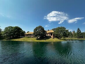 1115 Bridgeview Ln in Lake Forest, IL - Building Photo - Building Photo