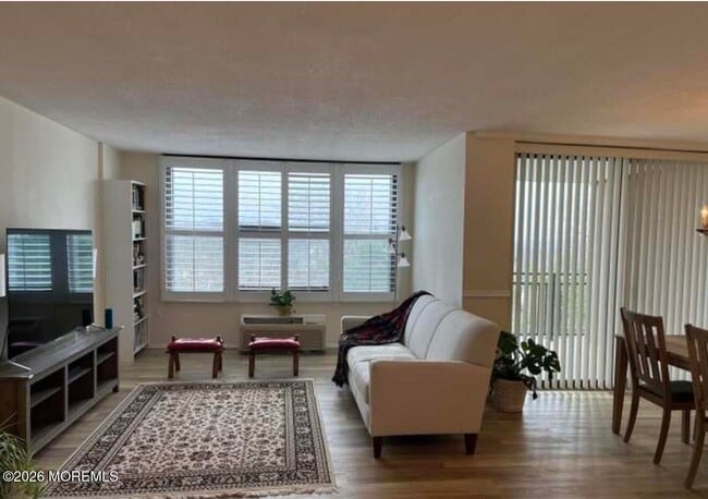 1 Scenic Dr in Highlands, NJ - Foto de edificio - Building Photo