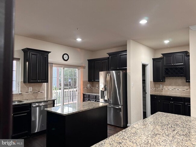 6975 Southmoor St in Elkridge, MD - Building Photo - Building Photo