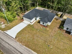 10675 N Adler Dr in Citrus Springs, FL - Building Photo - Building Photo