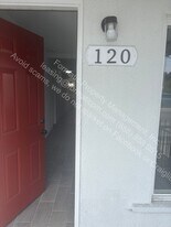 118-120 E Century Blvd in Los Angeles, CA - Building Photo