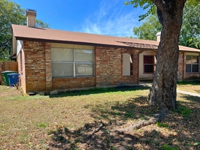 8026 Echo Wind St in San Antonio, TX - Building Photo - Building Photo