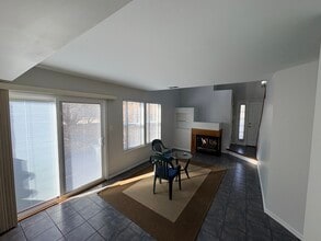 647 Beaver Ct in Naperville, IL - Building Photo - Building Photo