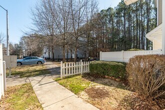 8631 Neuse Club Ln in Raleigh, NC - Foto de edificio - Building Photo