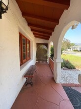 3366 N Mayfield Ave in San Bernardino, CA - Foto de edificio - Building Photo
