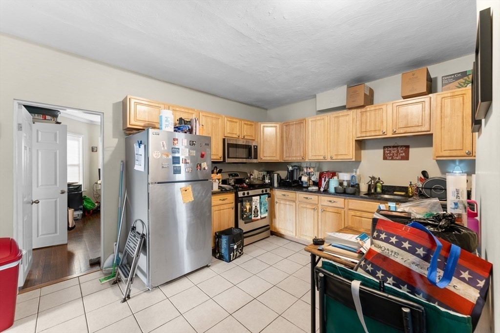 38 Hurd St in Melrose, MA - Building Photo