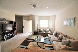 17409 Promenade Dr in Clermont, FL - Building Photo - Building Photo