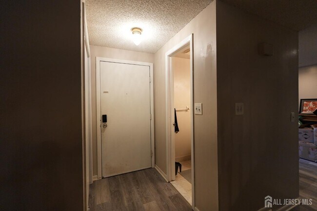 151 Tennyson Dr in Plainsboro, NJ - Building Photo - Building Photo