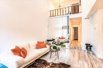 6014 E Mockingbird Ln in Dallas, TX - Building Photo - Building Photo