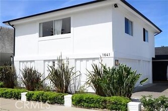 1641 Bayside Dr in Newport Beach, CA - Building Photo - Building Photo