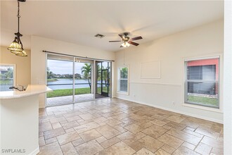 2828 Inlet Cove Ln W in Naples, FL - Foto de edificio - Building Photo